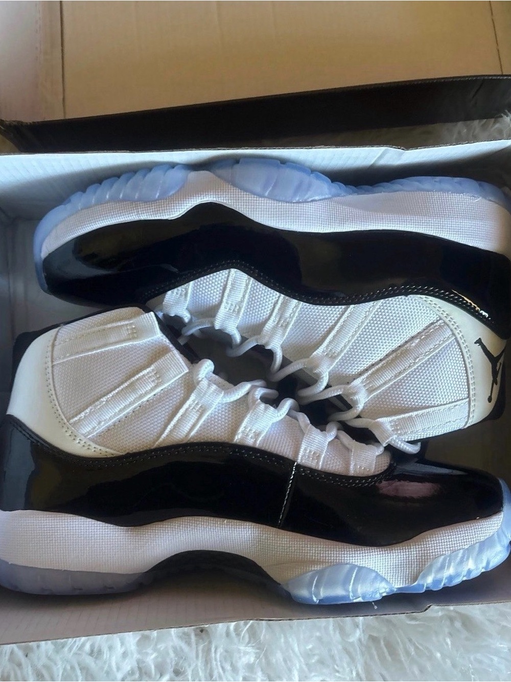 Jordan 11 Retro Low - White and Black Patent